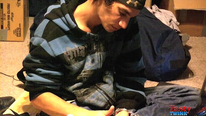 Tasty Twink: Jiffy-toes