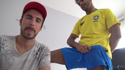 Gaybareback: Französischer twink Kevin, ohne gummi von Leon XXL gefickt