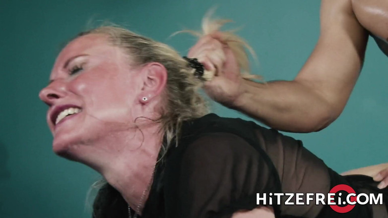 Hitzefrei: Blonde German MILF Dirty Tina fucks younger guy