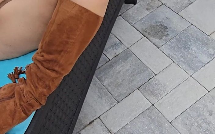 Vicky Vette: Vicky Vette azgın gladyatör parmaklıyor