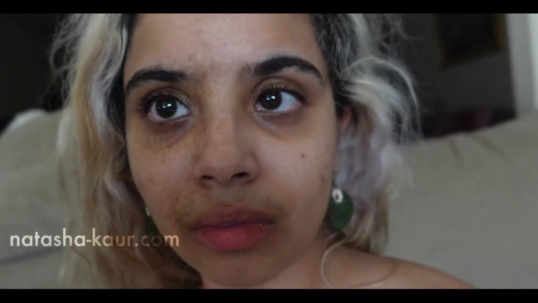 Natasha Kaur: Orgasmo vibratore e leccando sborra dalle mie ascelle pelose sudate...