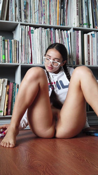 Horny College Girl Masturbate in Library