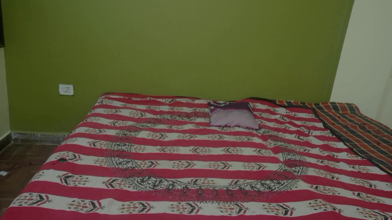 Indian college girls sex: Flaca india universitaria seducida por su hermanastro en audio hindi