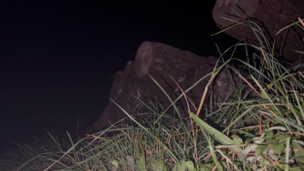 Apomit: Külotlu çorapla şehrin yakınında genç oğlan gecesi teşhiri