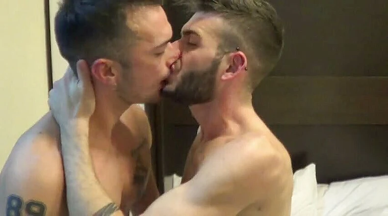 Gaybareback: Jean Favre Bryan knullar Axel Max
