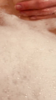 Bathing Pussy