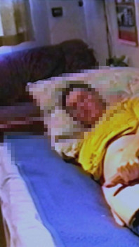 Two Strip Wank hump onani på en dag med min första HI8 -kamera