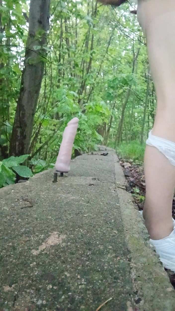 GabriellaGabiSuka: I Found Dildo on the Forest