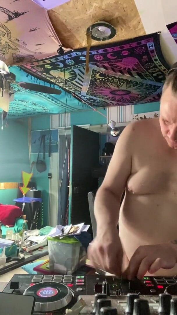 Sexy Amateur Studio: DJ sets and strips uncensored