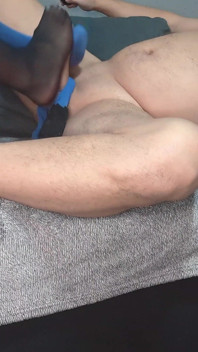 Nylonbetty Gibt Hand &Footjob Mit Ihren Sexiga Nylons