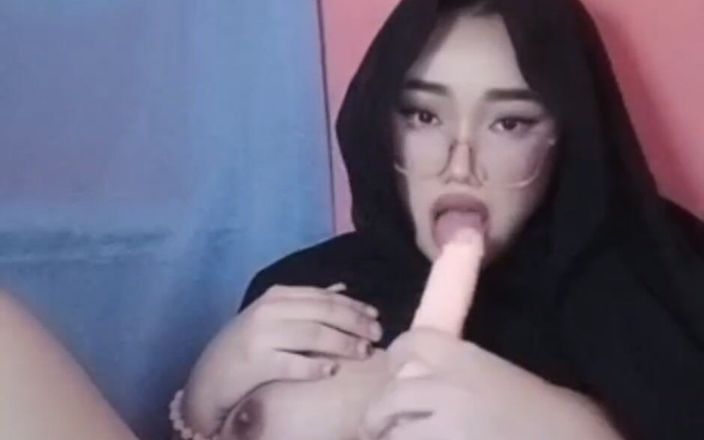 Jilbab69: Excitată, lungă perioadă de timp fără vedere cu iubita