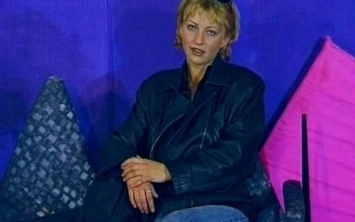 German Amateur Videos: 它的德国女郎的第一次模特会议