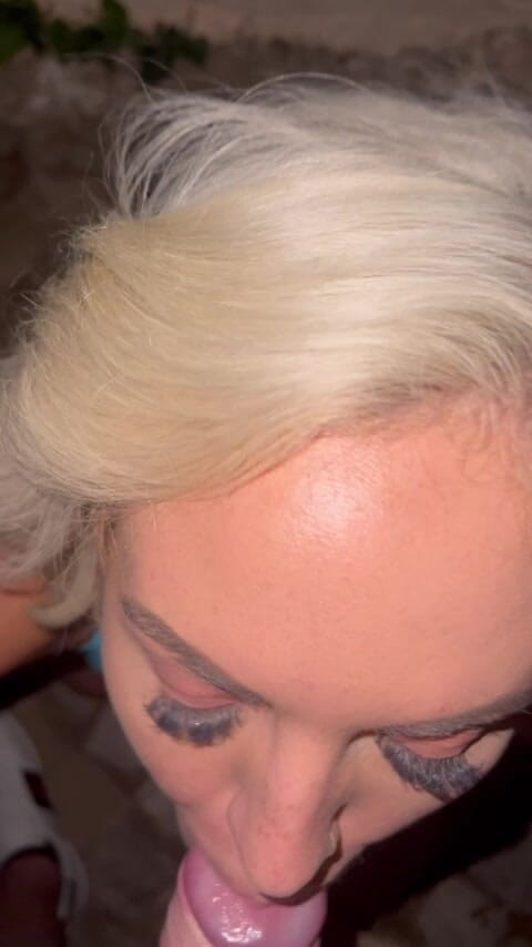 The irish bull: Arka bahçede sikiliyor