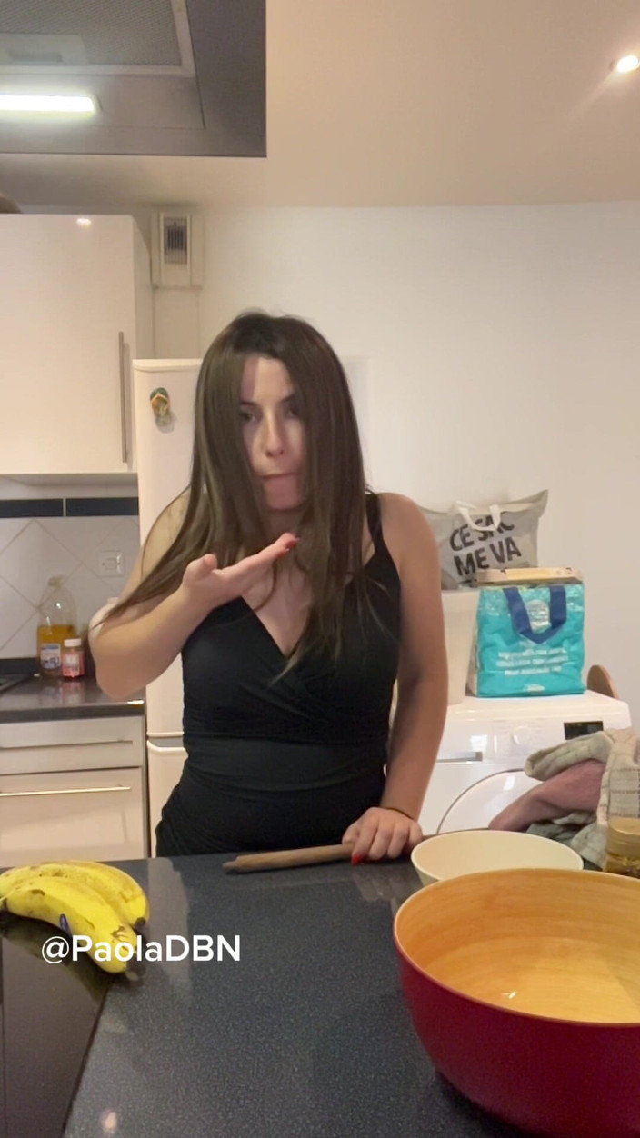 PaolaDbn: Solo in the Kitchen - I Play with the Spoon