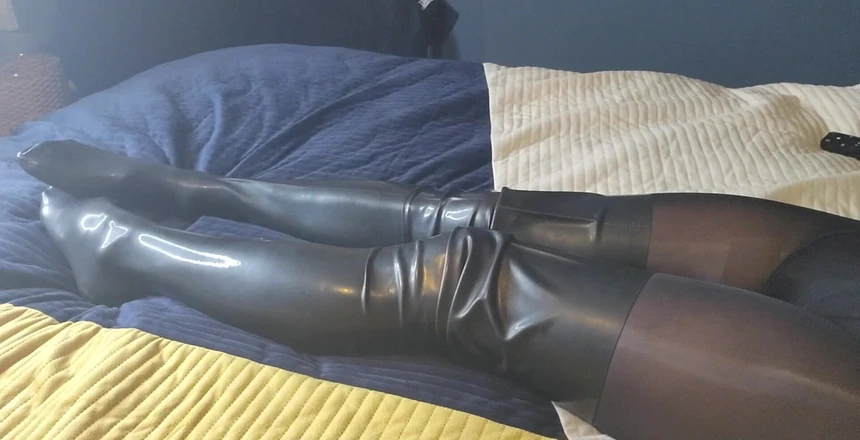 JessicaXD: Latex and nylon for you