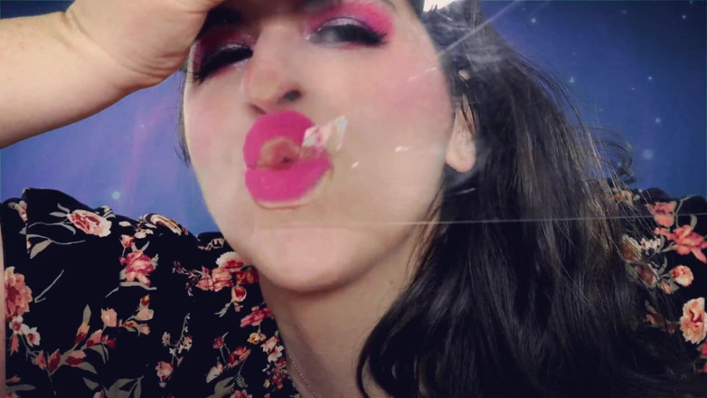 goddessjoules: Rouge à lèvres rose sur plexiglass asmr