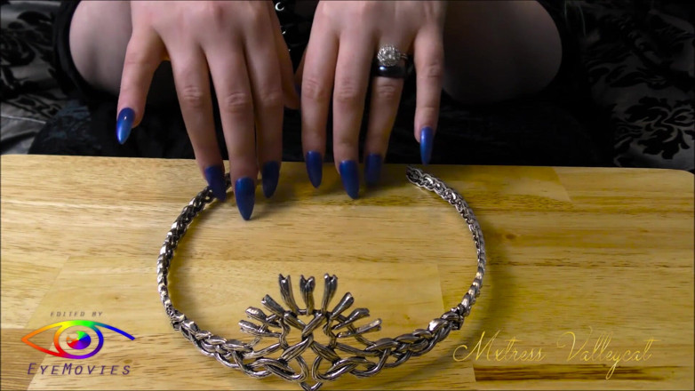 Mxtress Valleycat: Blue chrome nails