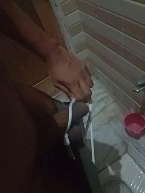 sexy_series: Penggambaran air mani dalam kekasih tandas berbogel dan merakam air...