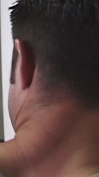 Ta blondýnka ztratila stopy myšlenek, když prstění zahájilo