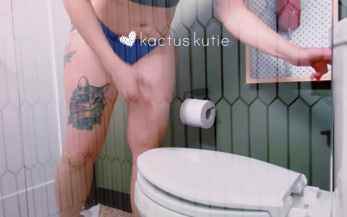 Kactus kutie: Voyeur čůrá na sleepover párty