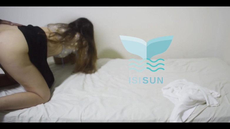 Isis Sun: 寝取られブロンド 彼女は誰ですか?