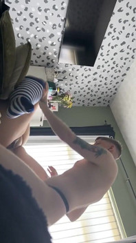 いい子のようにあなたのペニスに乗る