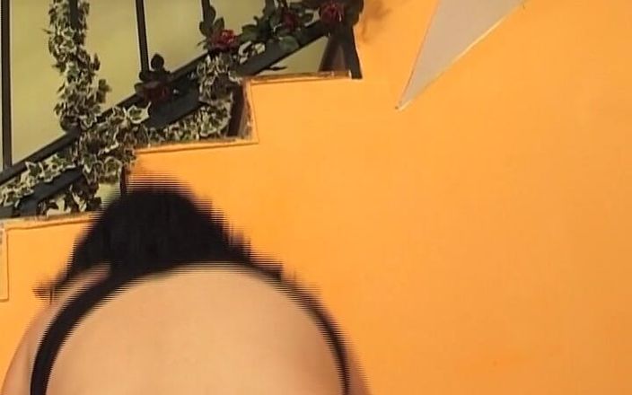 Porno kino: La splendida bambola tedesca si fa forare il culo duro...