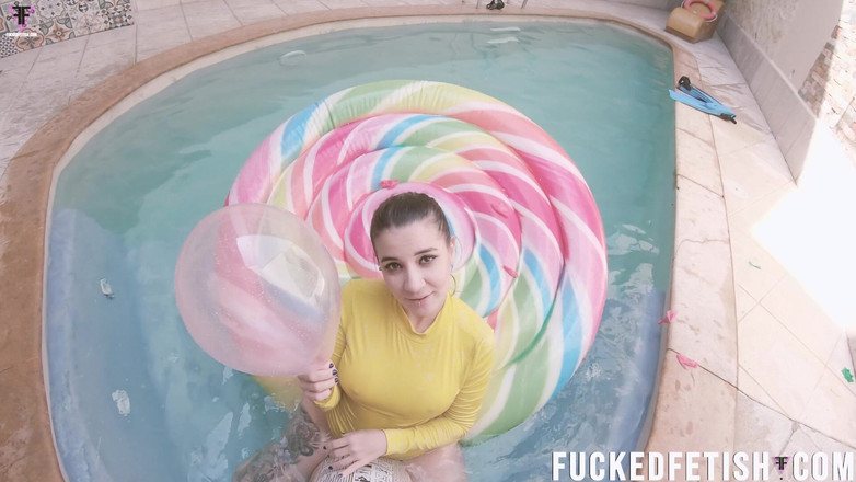 Fucked fetish: HD B2p gele jurk, roze, rode en transparante ballonnen