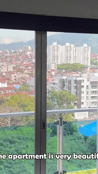Przybyłem do mojego Airbnb w Medellín i powitali mnie nagią związaną dziwką jako prezent część 1