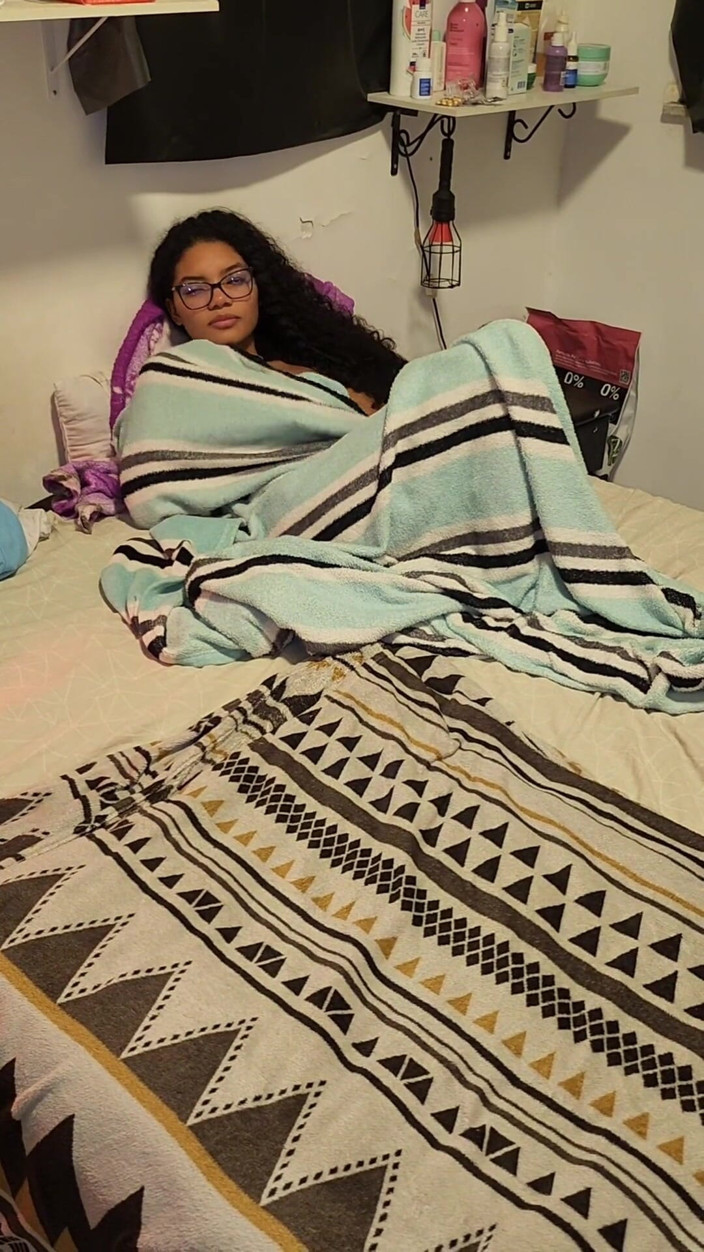 Pietro Montoya: 妊婦が小便ジュースを飲みながら、彼女のマンコとお尻でファック