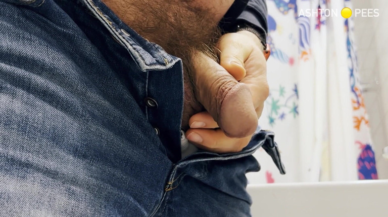 Beardedcummer: Đi tiểu 004 - người đàn ông rậm lông đi tiểu