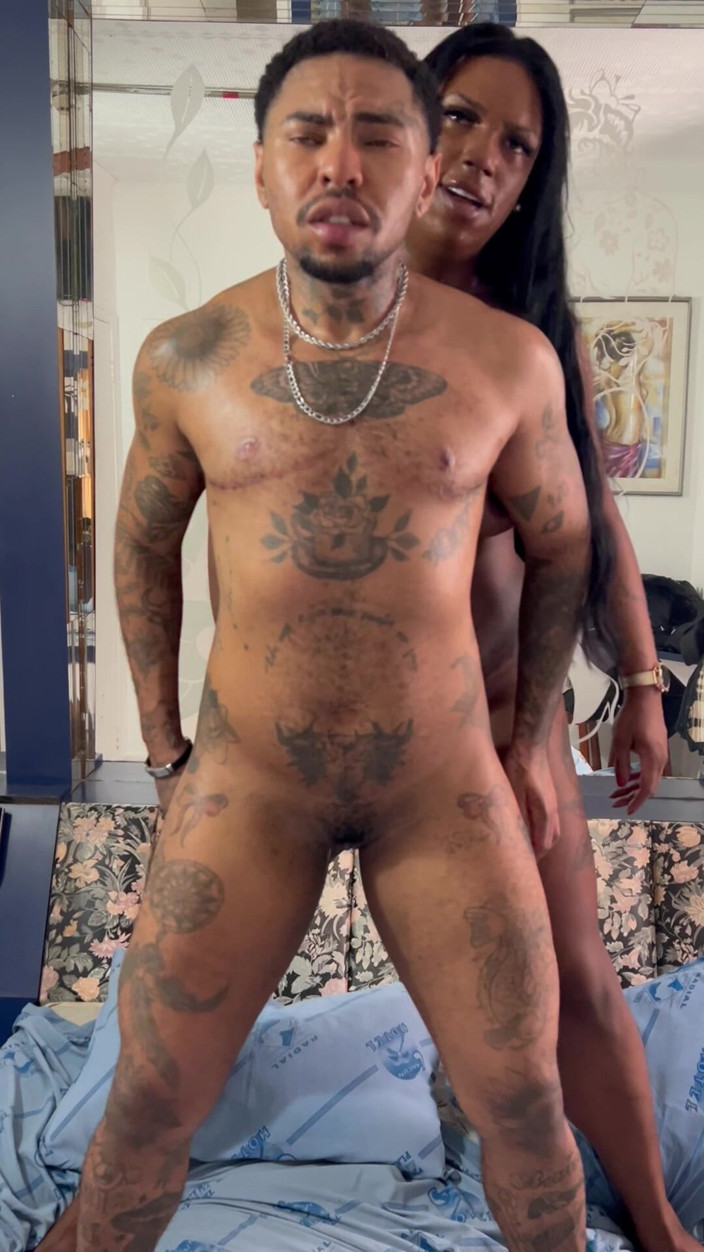 Maicon Vinicius: Black Transvestite Fucks Ftm's Pussy Hard with Her Very Hard 25...