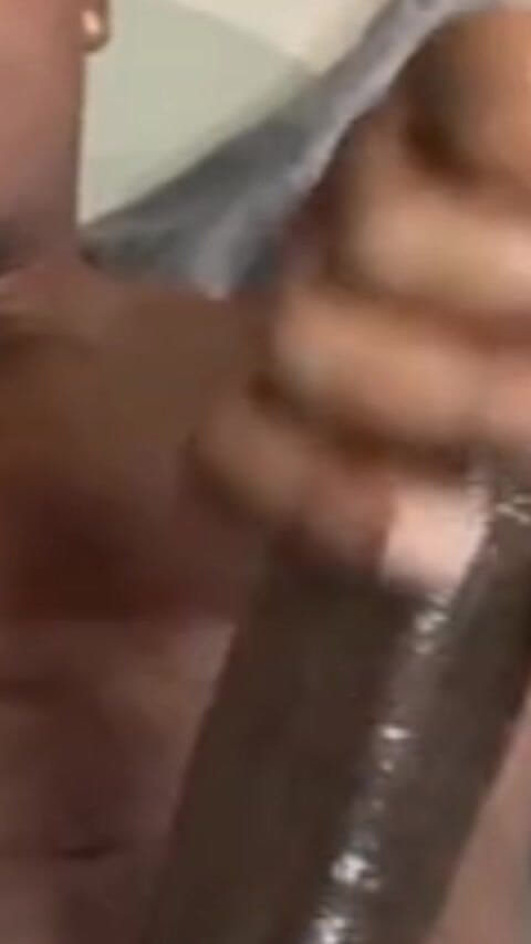 Cum Jacking: 我在想她如何操我的鸡巴
