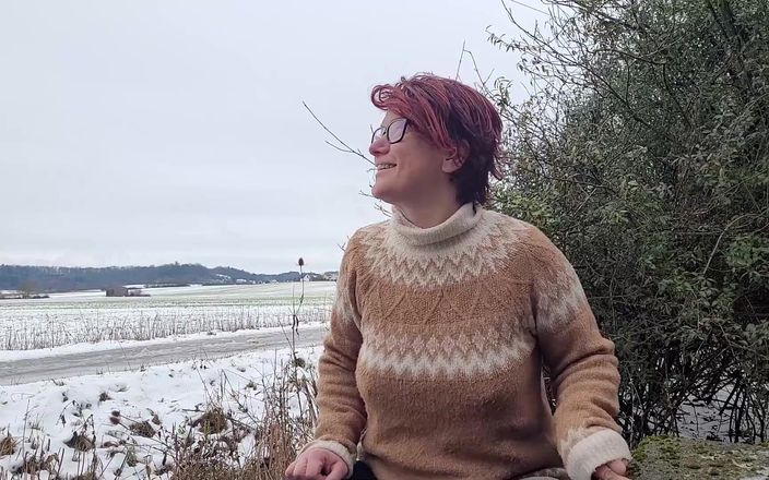 Popp Sylvie: Spontaneous Fuck in the Snow