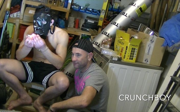 Only bareback sex party with friends: 2128 吮吸一个异性恋保加利亚男孩