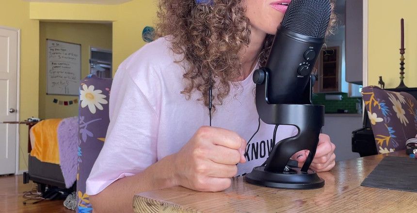 VibeWithMommy: Asmr rollenspel: vrouw vreemdgaande bekentenis. Hier is een live tikje...