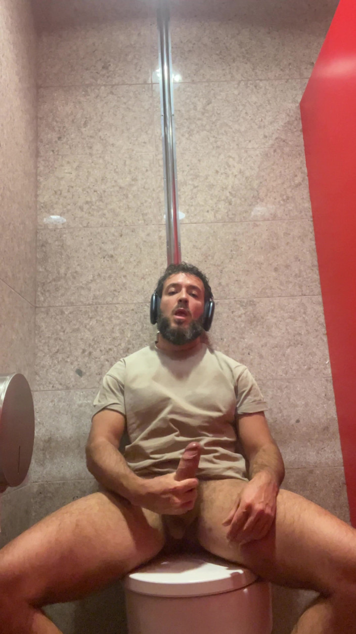 Paul Tergeist: Masturbándose en el aeropuerto