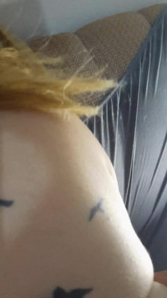 Vivi guedez: 胸の見せびらかし