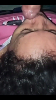 Madura MILF Le Gusta Chupar La Polla Y Chupar El Culo Para El Amigo De Su Hijo