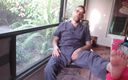 Hairyartist: Thérapie de conversion hétéro - apprendre à se détendre avec d’autres hommes