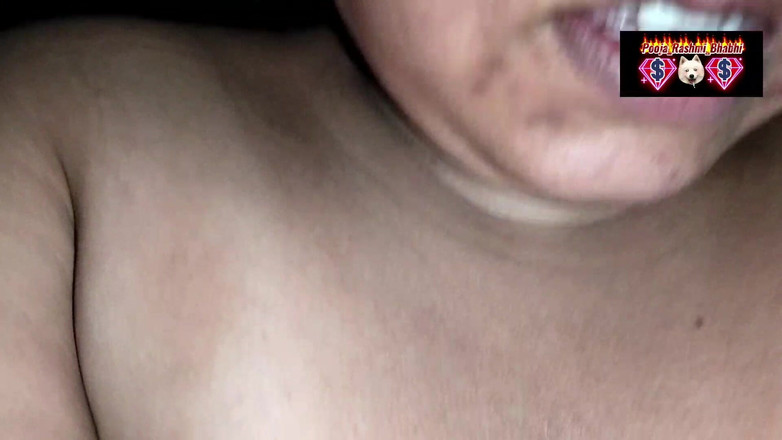 Pooja_Rashmi_Bhabhi: Kouření královny Pooja šukání přítelem