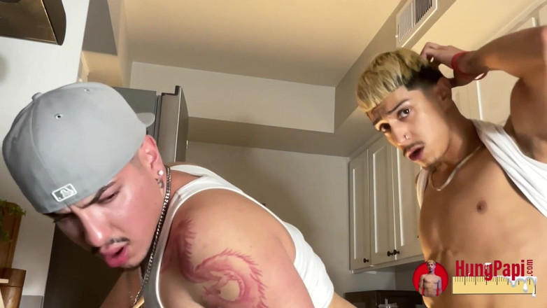 Hung Papi: Gran Polla Colgada Papi Cholo Matón Follada Por Gran Polla...