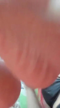Cumshot Di Kaki Saya