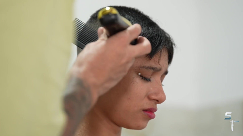 Shave Flix: Claudia