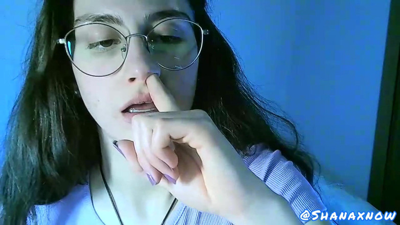 Shanaxnow: Live fetisj spelen snots en neus