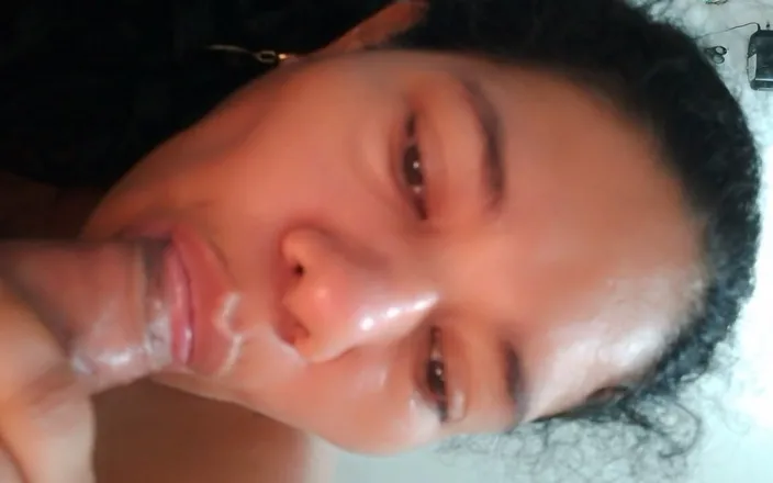 Valkyrieandluigy: Girlfriend Sucking Delicious