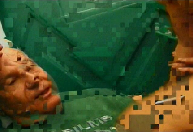 Fuck me Hard: Velho garanhão fode loira milf em um banheiro ao ar...