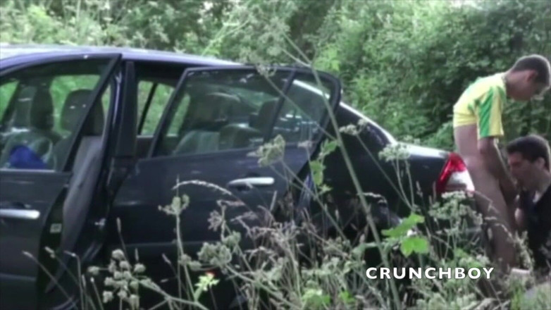 Crunch Boy: French tink fucked by straight discret in the car in...