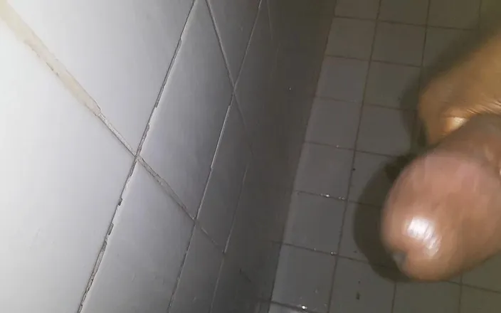 Black guy: Jerking off S6 E7