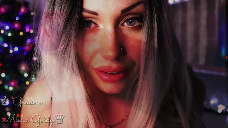 Goddess Misha Goldy: 我会让你射在我迷人的ASMR同性恋触发器与虚构的鸡巴在你的嘴里！